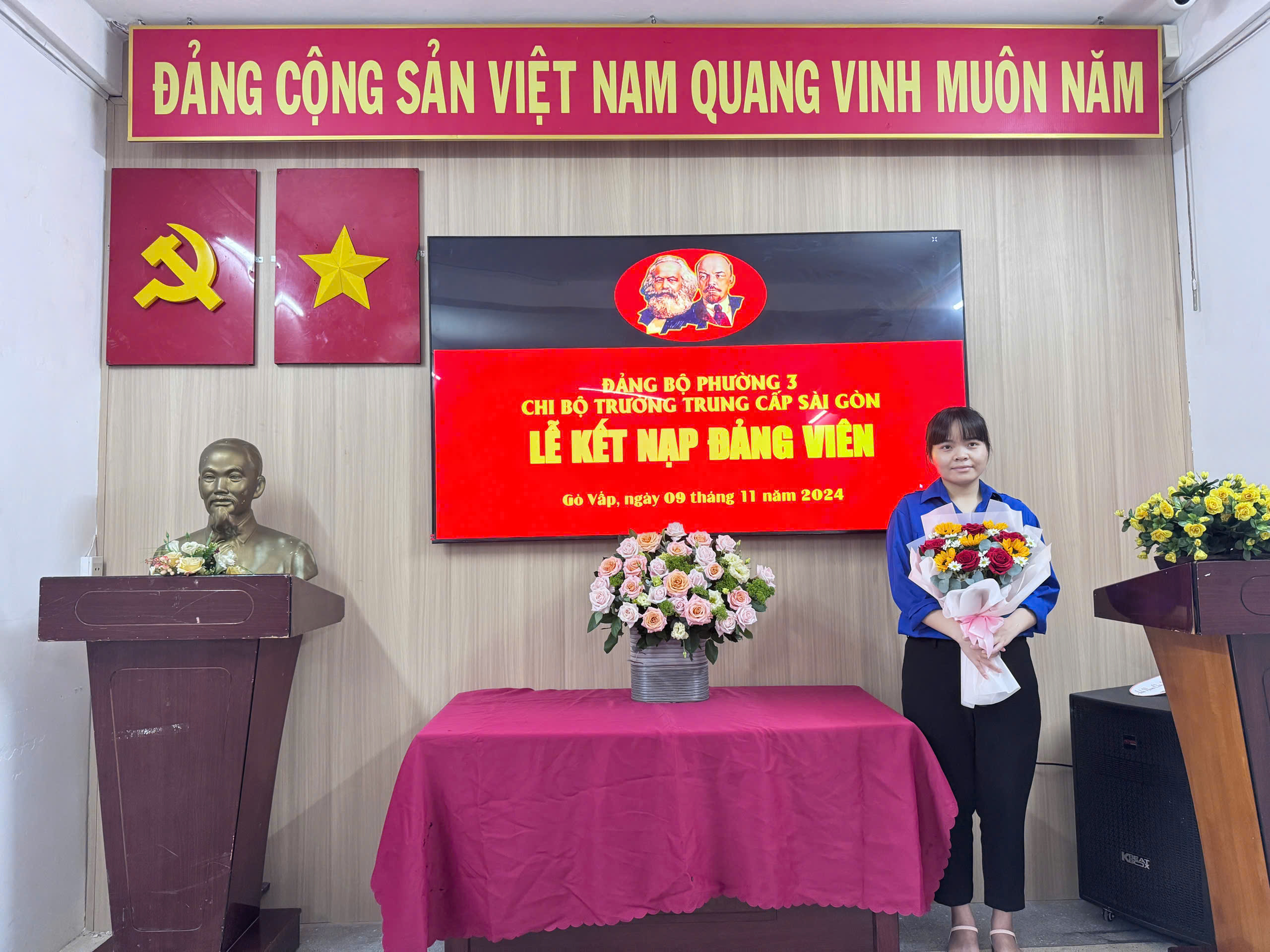 Tường Thuật Buổi Lê Kết Nạp Đảng Viên Mới Đối Với Đồng Chí Nguyễn Xuân Khánh Linh Ngày 09/11/2024
