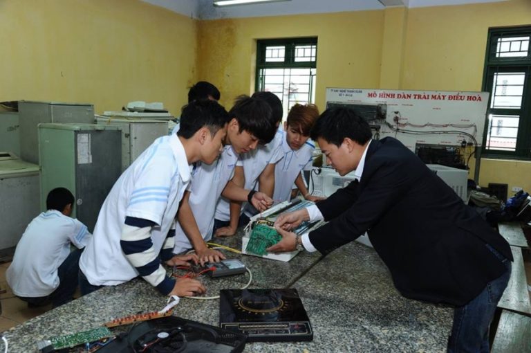 Học ngành Kỹ thuật máy lạnh và điều hòa không khí có công việc ổn định không?