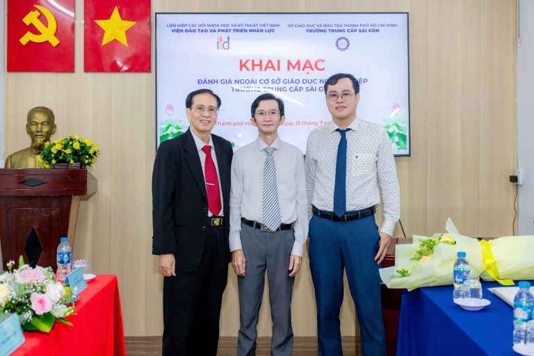đoàn kiểm định đánh giá ngoài