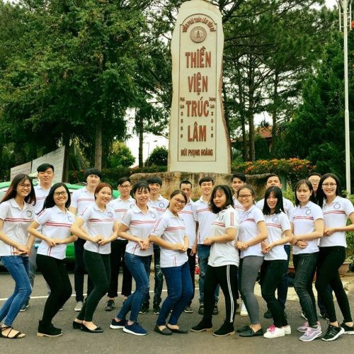 Hình ảnh Sinh viên ngành Hướng Dẫn Du Lịch đi thực tập thực tế