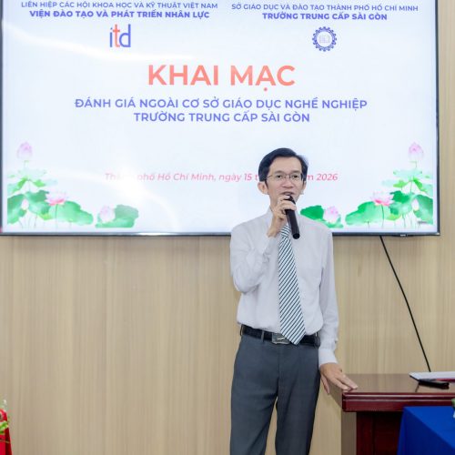 Kỹ Năng Sinh Tồn Trong Kỷ Nguyên Số: “Vũ Khí” Bứt Phá Cho Sinh Viên Khối Kinh Tế – Công Nghệ