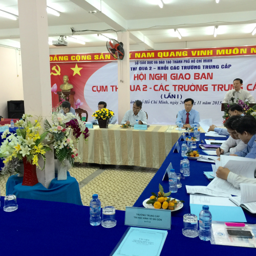 Hình ảnh giao ban cụm thi đua